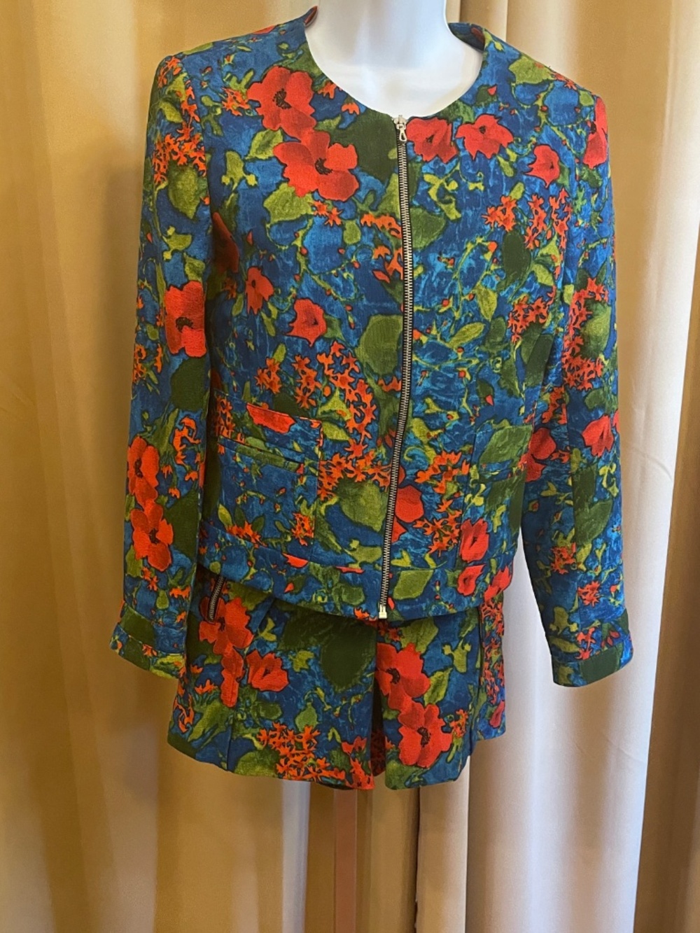Zara Basic Botanical, Floral Blazer and shorts set. Size XS